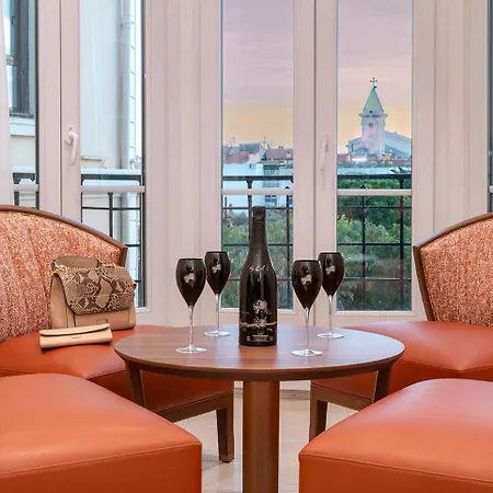 Residence Aston La Scala-3