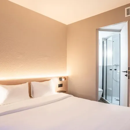 Kyriad Eco - Suresnes - La Defense-3