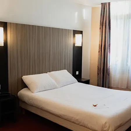 Brit Hotel Le Lion D'Or Chinon-2