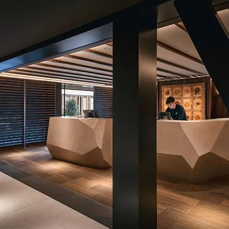 Yona Ex Le Parc Hotel-2