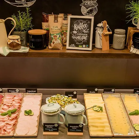 Motel One Paris-Porte Doree-2