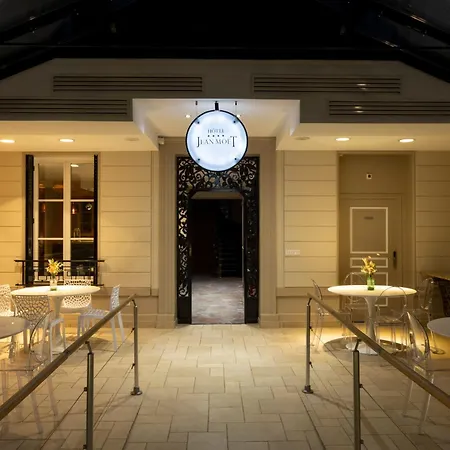 Hotel Jean Moet-3