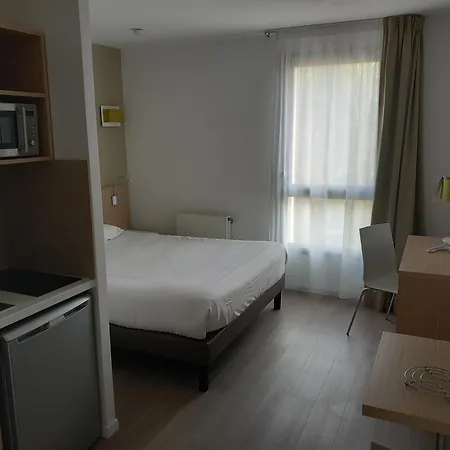 Aparthotel Adagio Access Le Havre Les Docks-3