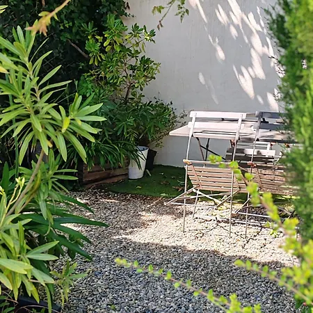 Le Petit Jardin ...-2