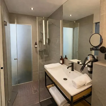 Clapclap Hotel Strasbourg-3