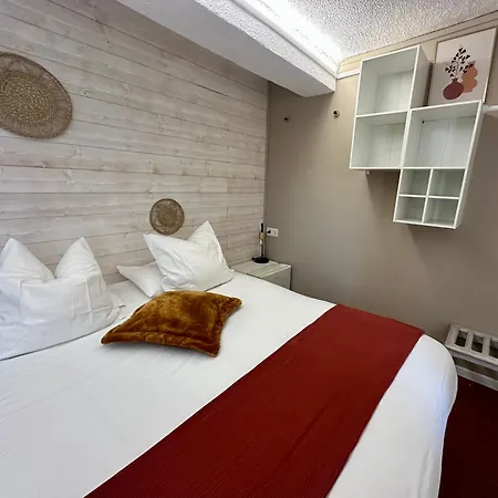 Hotel Le Clos Du Dramont-2