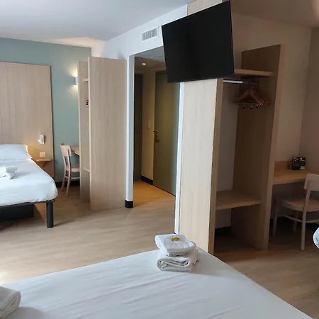 B&B Hotel Troyes Magasins D'Usine-2