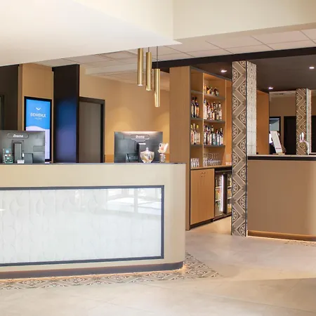 Brit Hotel Avignon Sud Le Calendal-3