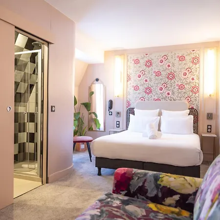 ELSA, Hôtel Paris-2