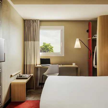 Ibis Massy-2
