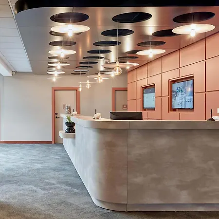 B&B Hotel Cergy Port 4 Etoiles-2