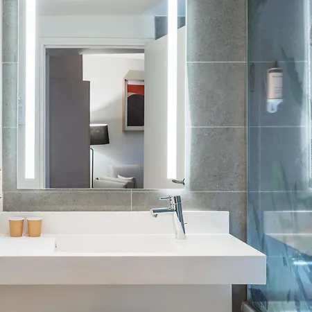 Mercure Paris La Defense-3