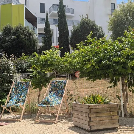 Residence Avec Piscine Face Au Port 200M Plage-2