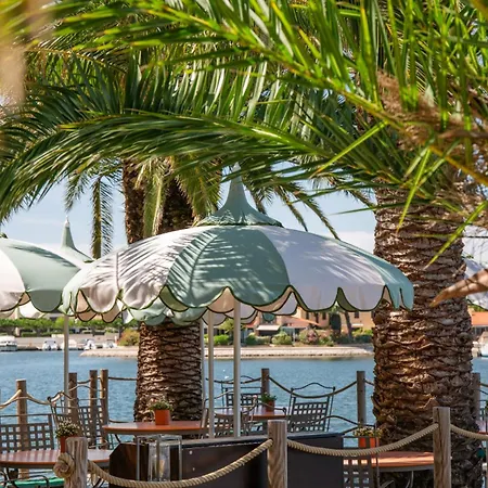 Relais Et Chateaux Thalasso & Spa Ile De La Lagune-2