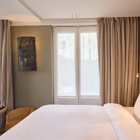 Hidden Hotel-3