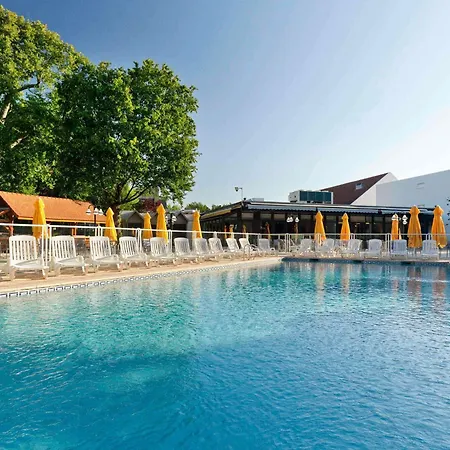 Novotel Saclay-2