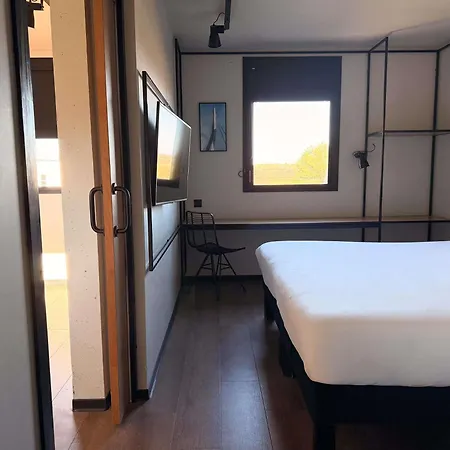Ibis Lunel Petite Camargue-2