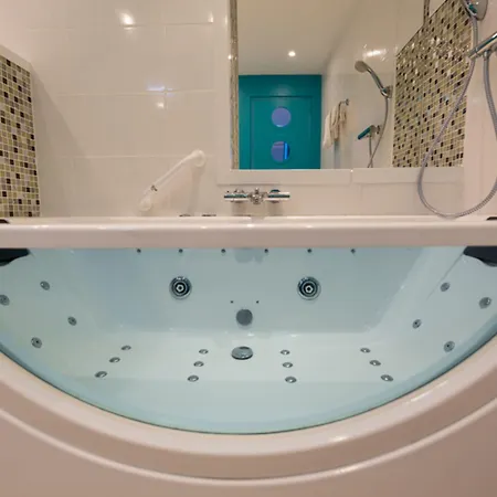 Hotel Regina Bordeaux Gare Saint-Jean-3