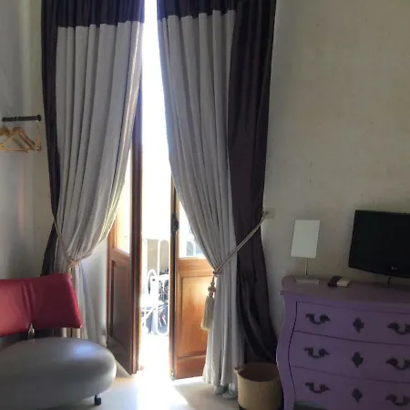 Room With A Vue-2