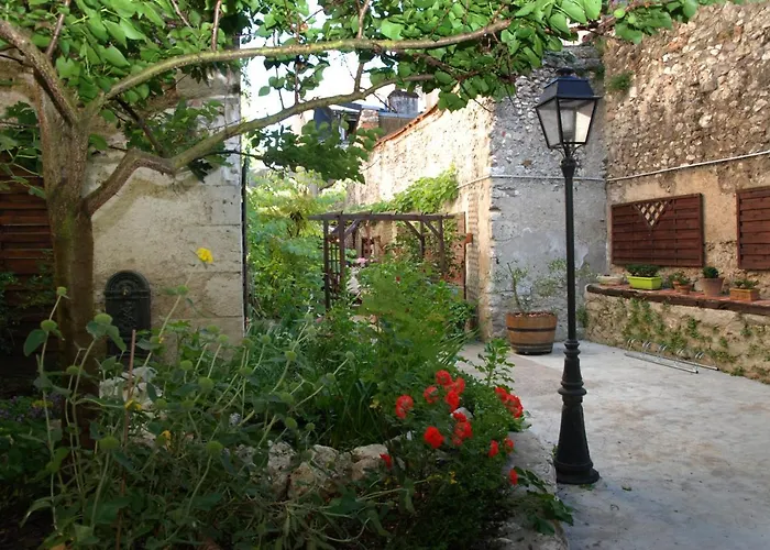 Logis Hôtel Côté Loire - Auberge Ligérienne