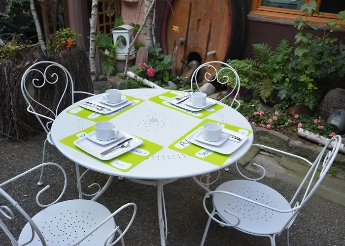 CHEZ CAROLINE dans un havre de verdure et de calme