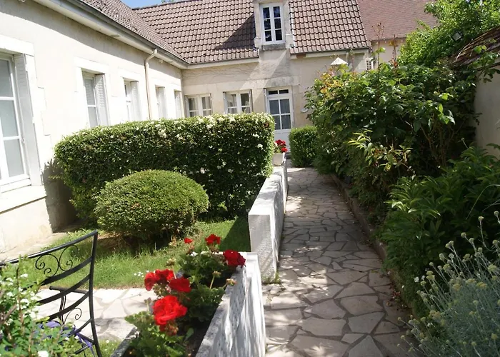 HOTEL LA COGNETTE A 25 Kilomètres de Châteauroux et 30 Kilomètres de Bourges