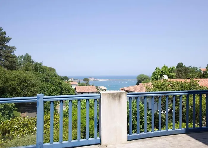 Le Cedre Bleu
