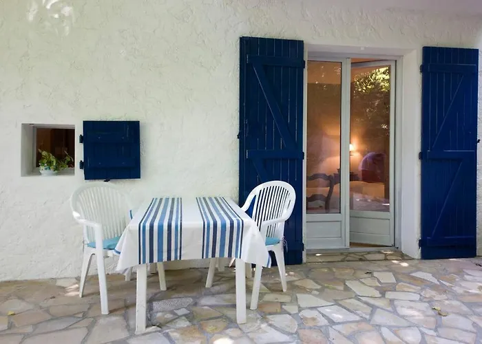 Le Cedre Bleu