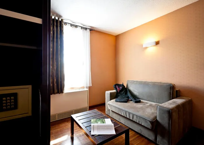 Hôtel Kyriad Lyon sud Saint Genis Laval