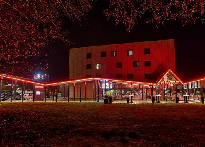 Kyriad Prestige Pau – Palais des Sports