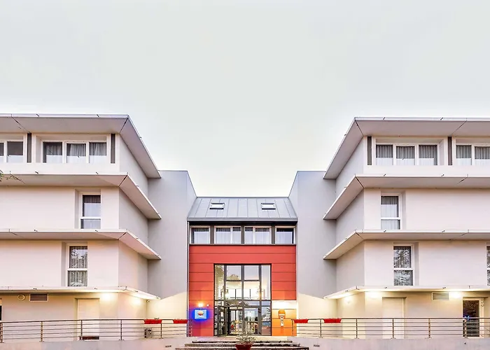 Comfort Suites Pau Idron