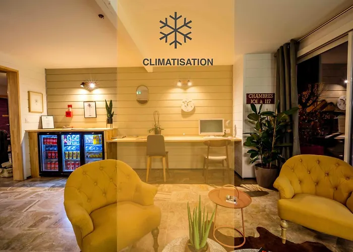 Ostal Hotel Pau Universite