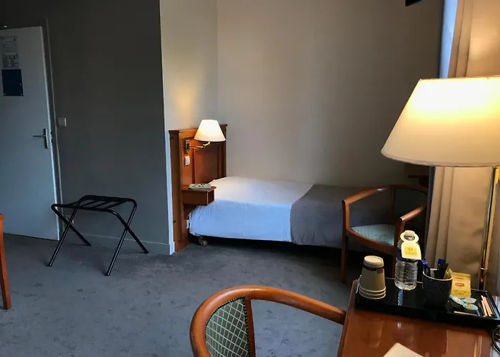 Logis Hôtel Les Airelles Neufchâtel En Bray