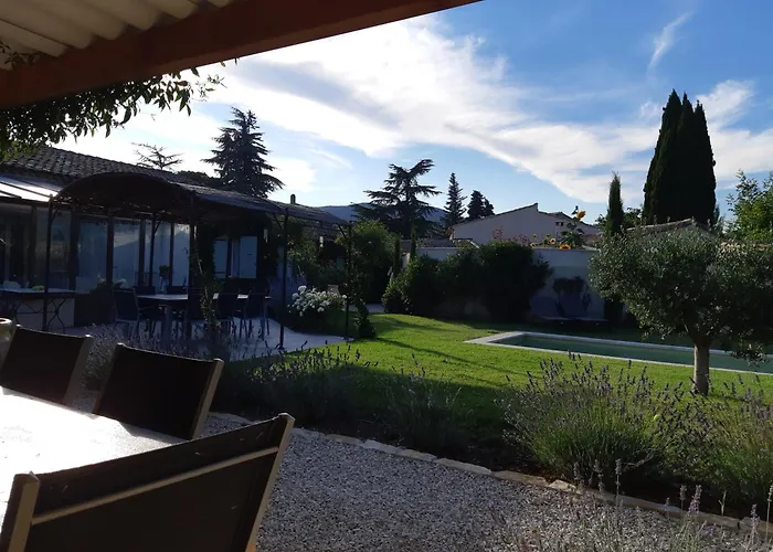 Le Chat Sur Le Toit Lourmarin