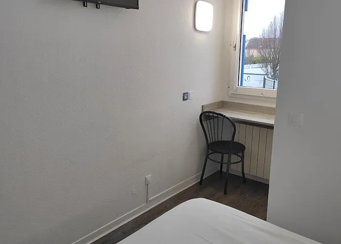 Alpha Hotel