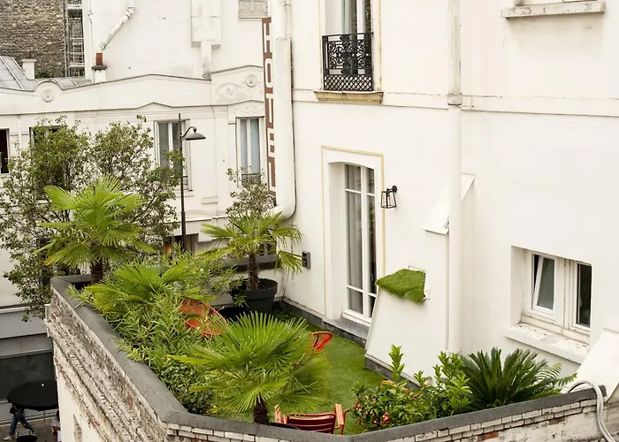 Hotel Des Batignolles Paris