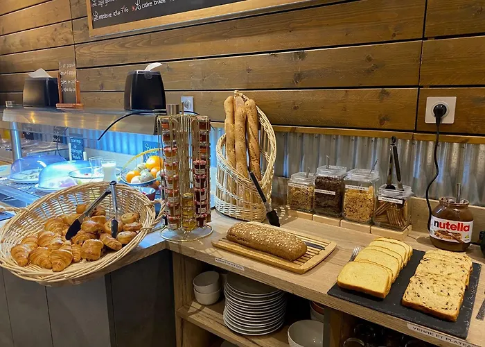 Logis Cris Hôtel, Lyon Sud