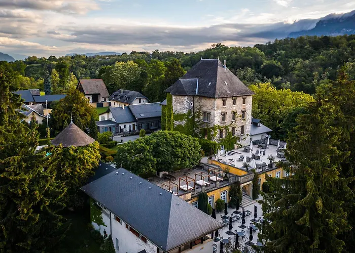 Chateau De Candie