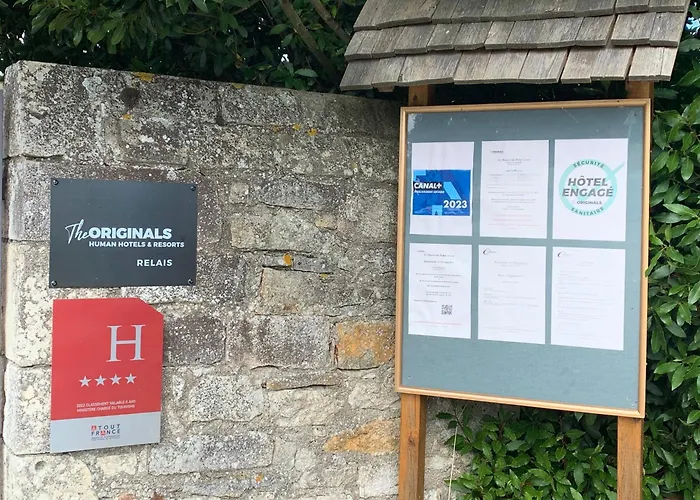 Hotel The Originals Le Manoir de Pierre Levée