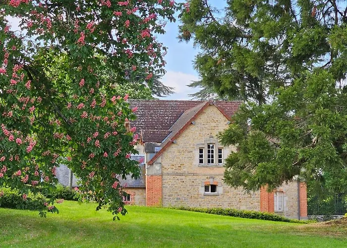 Chateau De Montpatey Couches