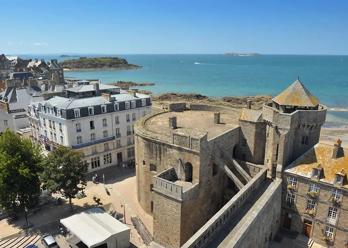 Hotel France Et Chateaubriand