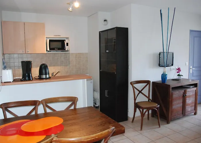 Uzes Appart Hotel Residence Le Mas Des Oliviers