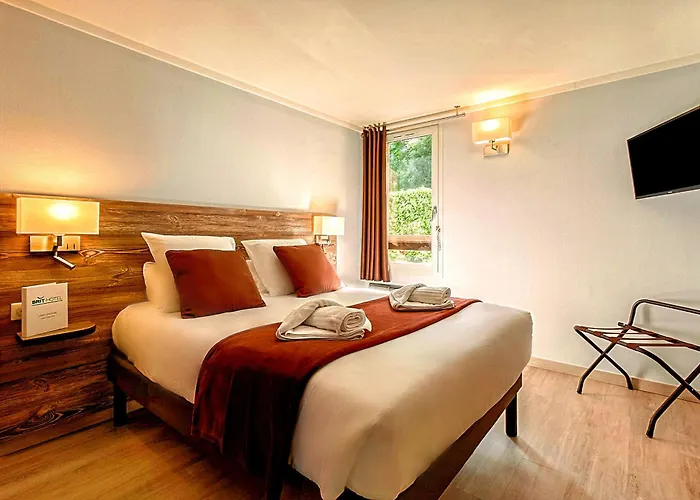 Brit Hotel Confort Pau Lons