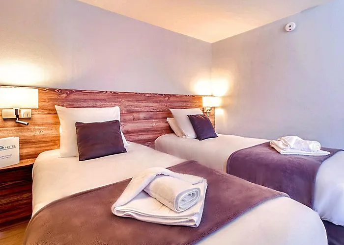 Brit Hotel Confort Pau Lons