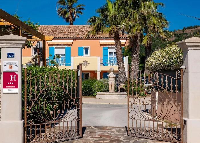 Hotel Les Flots Bleus Le Lavandou