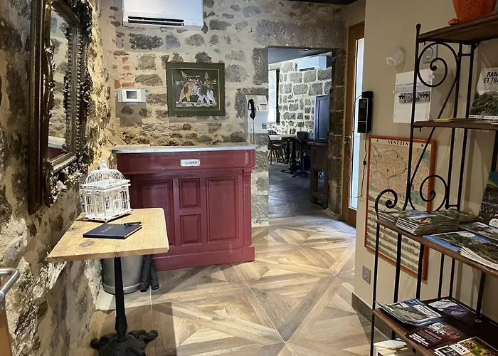 Le 19 Chambre Chapelle 43m2 - Centre Historique - Clim