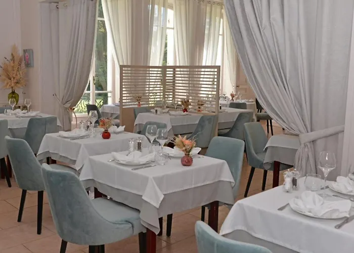 Logis Hostellerie Le Chatel Nangis
