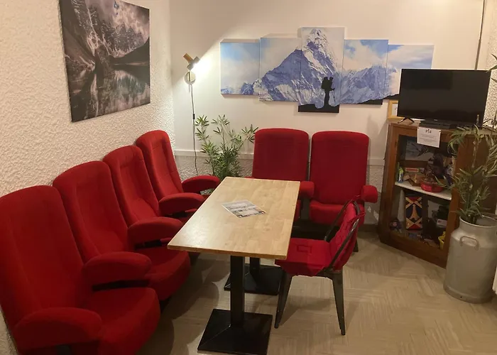 Hotel La Chaumiere A 160 M Du Telecabine Et De La Gare Sncf Garage Moto Gratuit