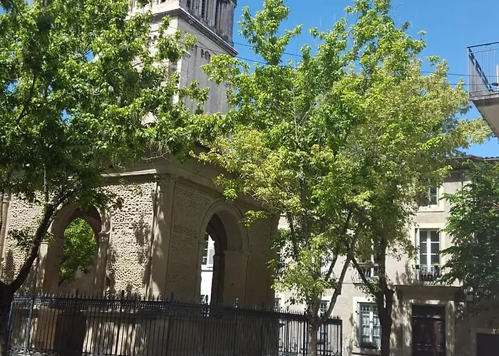 Chambre De Charme Au Coeur Du Vieux Valence -Confort & Calme