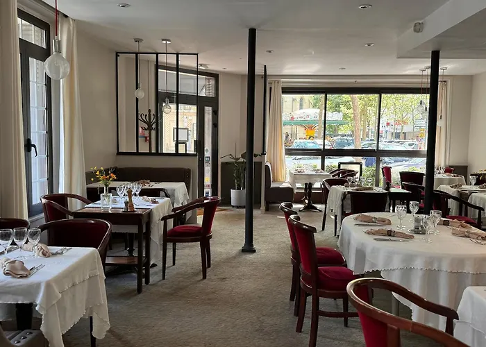 HÔTEL PARIS VÉSINET- Logis Hôtel Restaurant